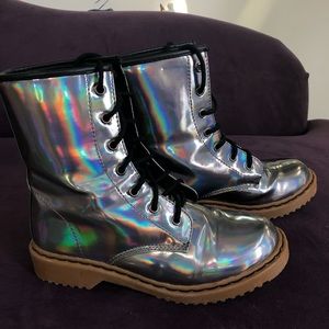 Halographic boots